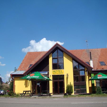 Restaurace Penzion Rafael Dlouhá Brtnice 외부 사진